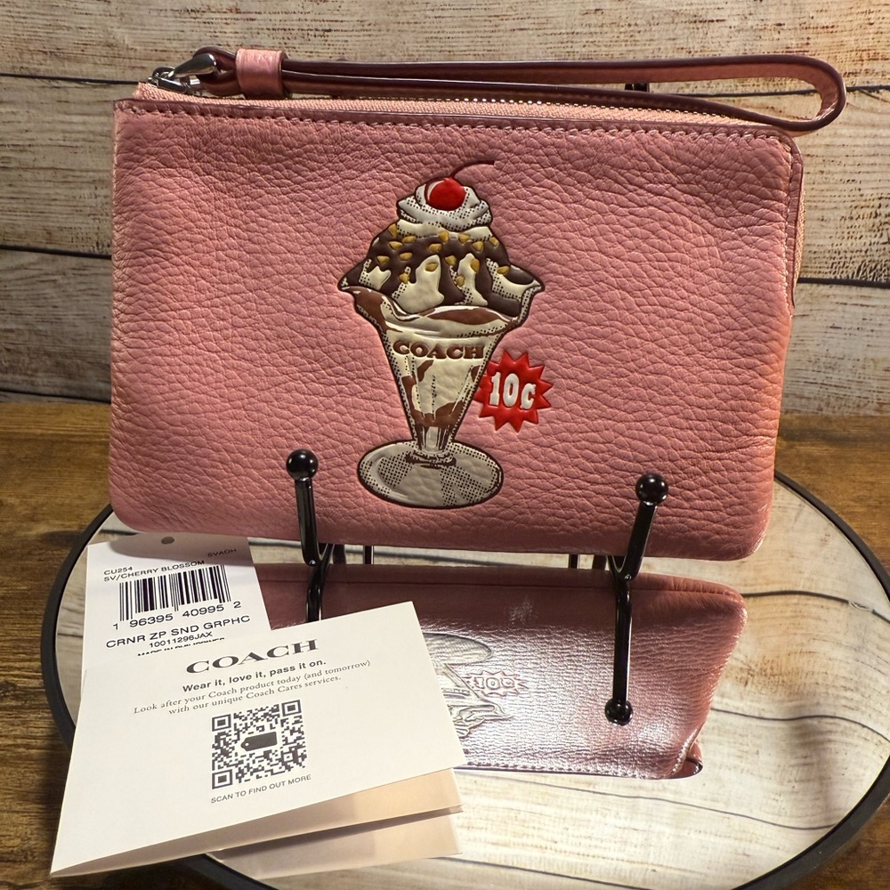 Coach Sundae Corner Zip Wristlet